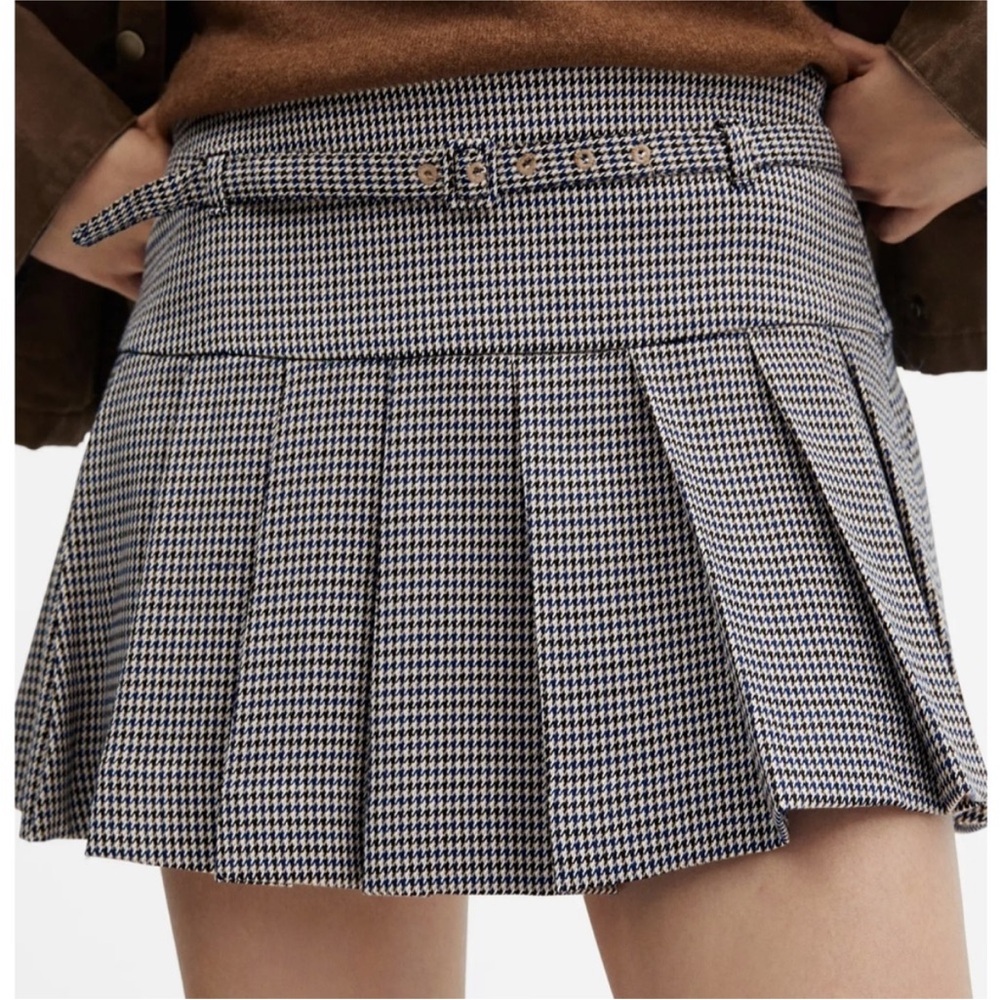 Pleated Mango mini skirt